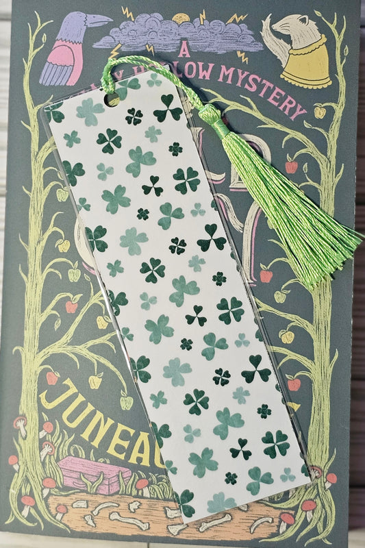 Laminated bookmark - shamrock